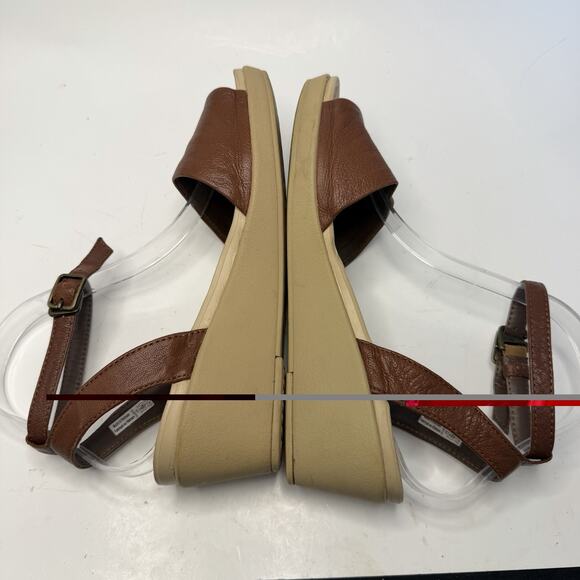 Crocs Womens Leigh Ann Sandal Size 8 Brown Leather Wedge Heel Ankle Strap Casual - Picture 10 of 13